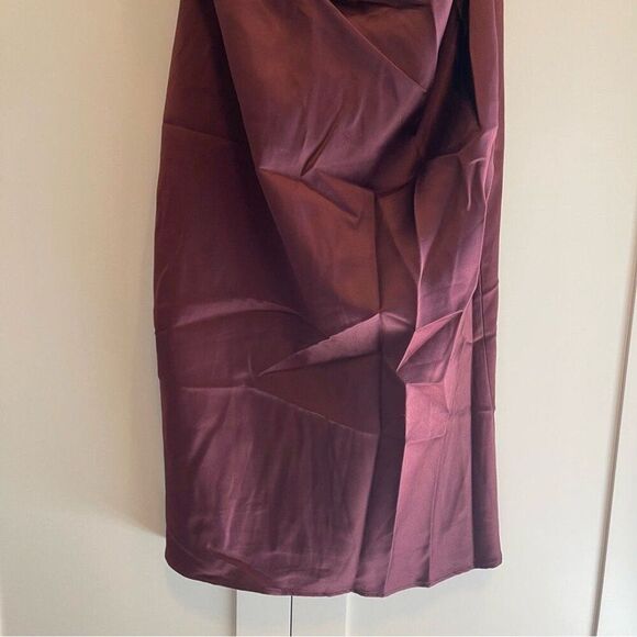 House of CB Burgundy Midi Dress - Picture 4 of 9